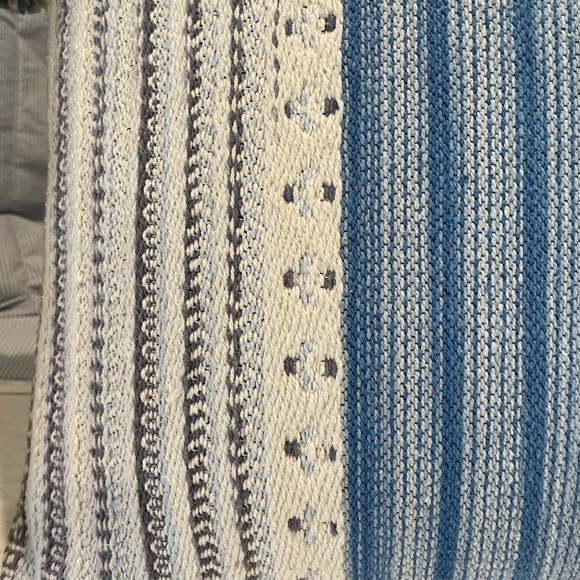 Set Of decorative accent pillow covers with zipper enclosures and tassel trim - Picture 3 of 7